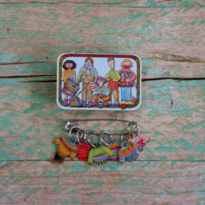 Emma Ball T140 A wee tin to store crafty bits in... - caja pequeña con marcadores - foto 3