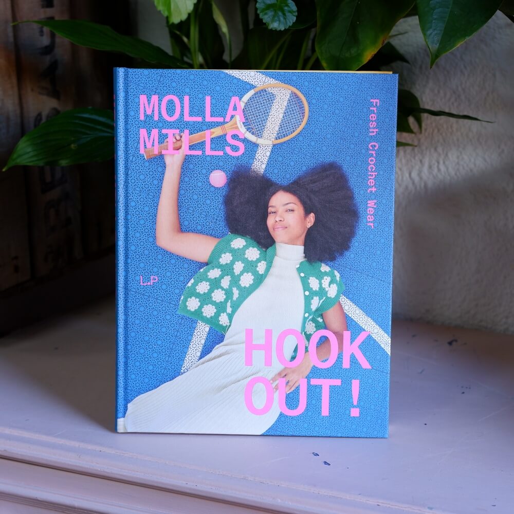 Laine Hook out Molla Mills portada(1)