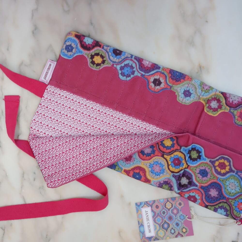 Emma Ball Estuche para agujas “Mystical Lanterns” Janie Crow KN37 galería 2