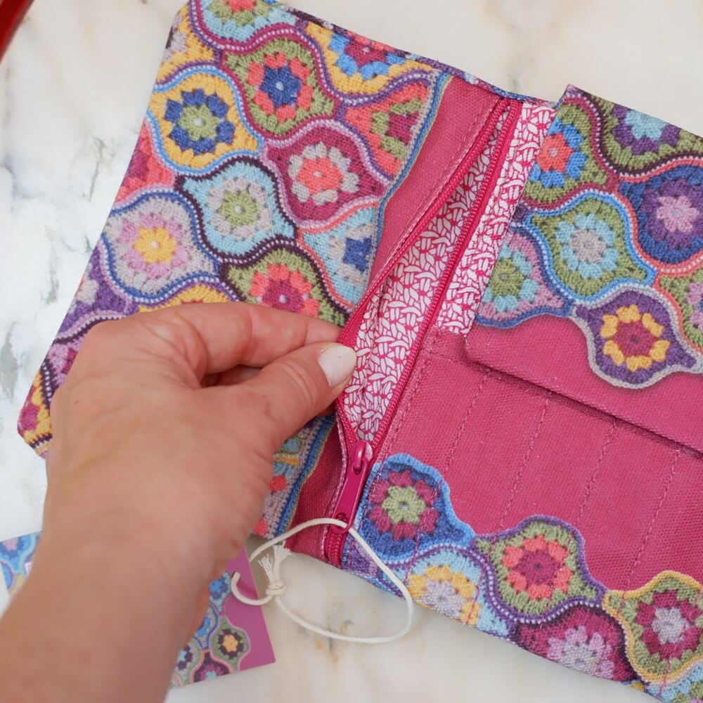 Emma Ball Estuche para agujas “Mystical Lanterns” Janie Crow KN37 galería 4